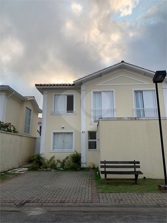 Casa à venda com 3 quartos, sendo 2 suítes,  no condomínio Residencial Jardins, São Bernardo do Campo - SP