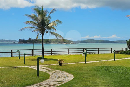 Casa em condomínio à venda ou para alugar com 3 quartos, sendo 2 suítes,  em Praia Rasa, Armação dos Búzios, RJ