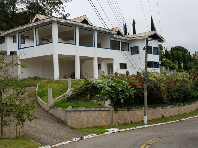 Casa à venda com 4 suítes no condomínio Suíça da Cantareira, Mairiporã - SP
