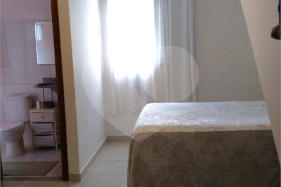Sobrado à venda com 5 quartos, sendo 4 suítes, em Horto, São Paulo, SP
