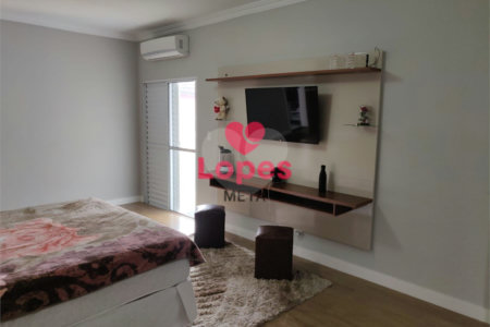 Casa à venda com 3 suítes no condomínio Jaridim Coleginho, Jacareí - SP