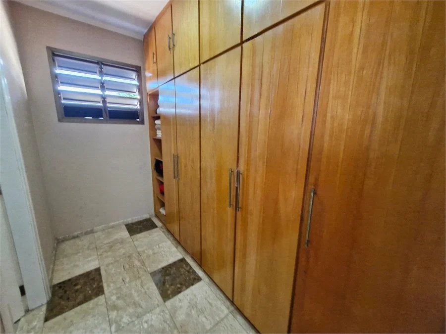 Casa à venda com 4 suítes no condomínio Villa Viana II, Cotia - SP