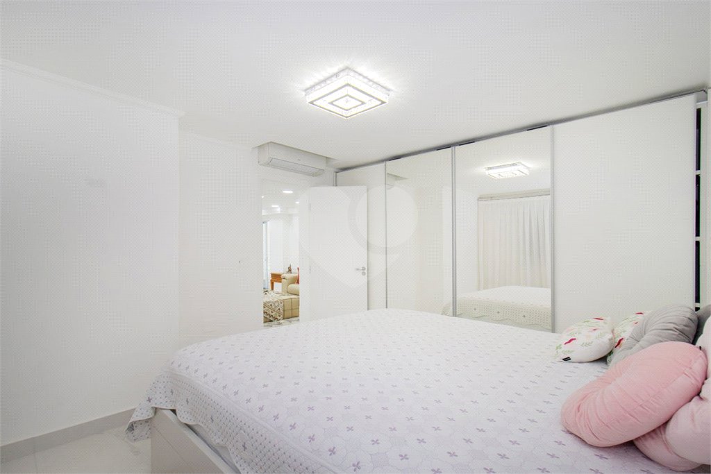 Casa à venda com 4 suítes no condomínio Conde D Eu, São Paulo - SP