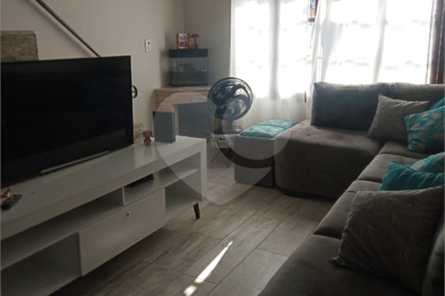 Sobrado à venda com 3 quartos, sendo 1 suíte,  em Tremembé, São Paulo, SP