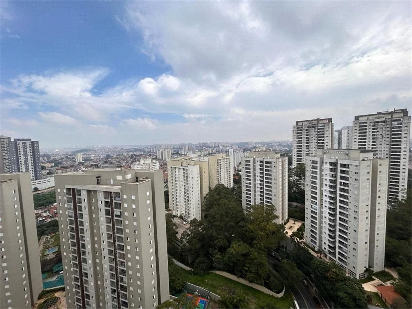 Apartamento à venda com 3 quartos, sendo 1 suíte, em Vila Andrade, São Paulo, SP