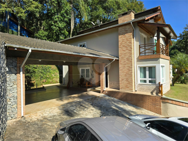 Casa à venda com 3 suítes no condomínio Associação Reserva das Hortênsias, Mairiporã - SP
