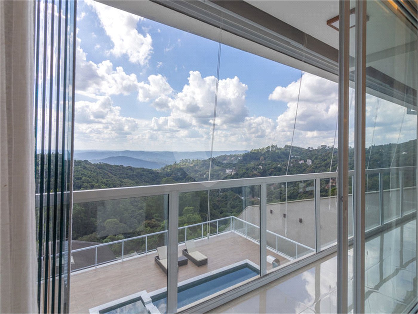 Casa à venda com 3 suítes no condomínio Parque Imperial da Cantareira, Mairiporã - SP