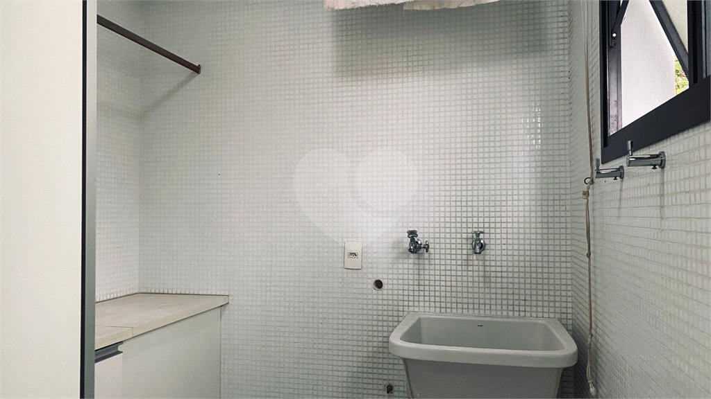 Casa à venda com 3 suítes no condomínio Vilas 2, São Paulo - SP
