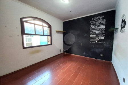 Casa à venda com 3 quartos, sendo 1 suíte, em Jardim das Vertentes, São Paulo, SP