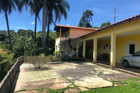Chácara à venda com 4 quartos, sendo 2 suítes, em Vivenda, Jundiaí, SP