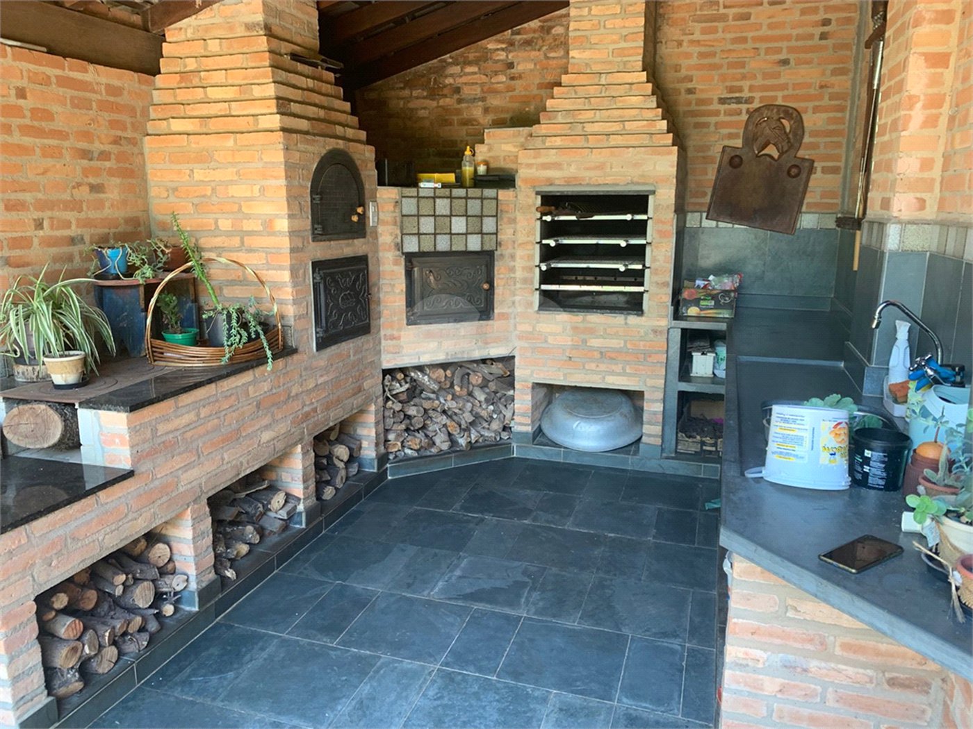 Chácara à venda com 4 quartos, sendo 2 suítes, em Parque Valinhos, Valinhos, SP