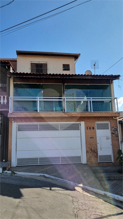 Sobrado à venda com 4 quartos, sendo 1 suíte, em Tremembé, São Paulo, SP