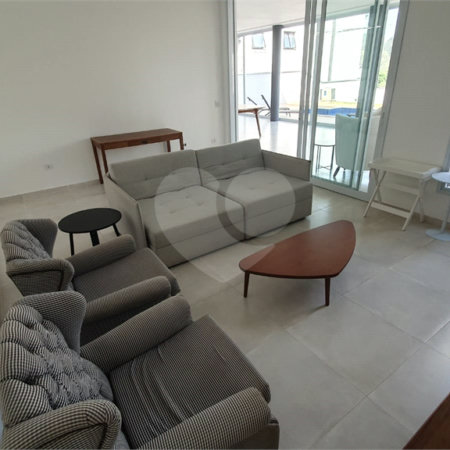 Casa à venda com 3 quartos, sendo 1 suíte, no condomínio Figueira Garden, Atibaia - SP