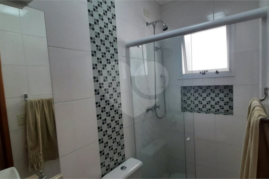 Casa à venda com 3 quartos, sendo 2 suítes, no condomínio Mário Araújo, São Paulo - SP