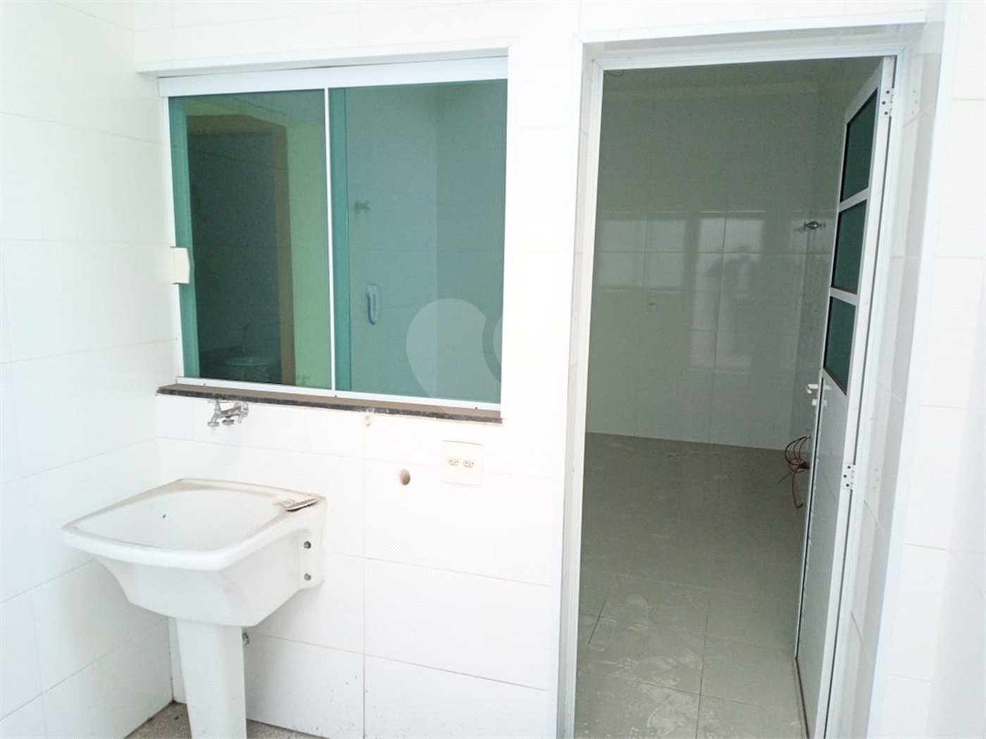 Casa à venda com 3 quartos, sendo 1 suíte, no condomínio Residencial Vila Primavera (zona Norte), São Paulo - SP