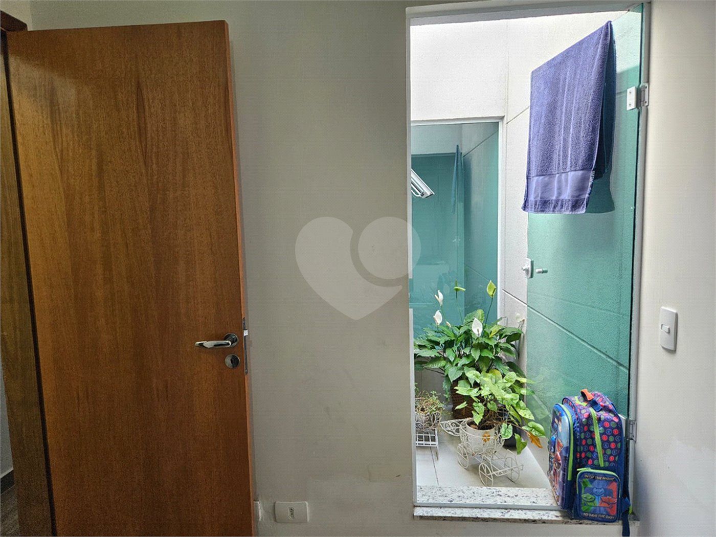 Casa à venda com 3 quartos, sendo 1 suíte, no condomínio Professora Romilde Nogueira de Sá, São Paulo - SP
