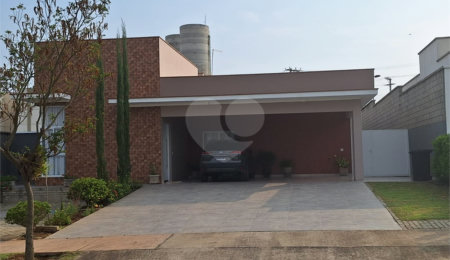 Casa à venda com 4 quartos, sendo 2 suítes,  no condomínio Saint Patrick, Sorocaba - SP