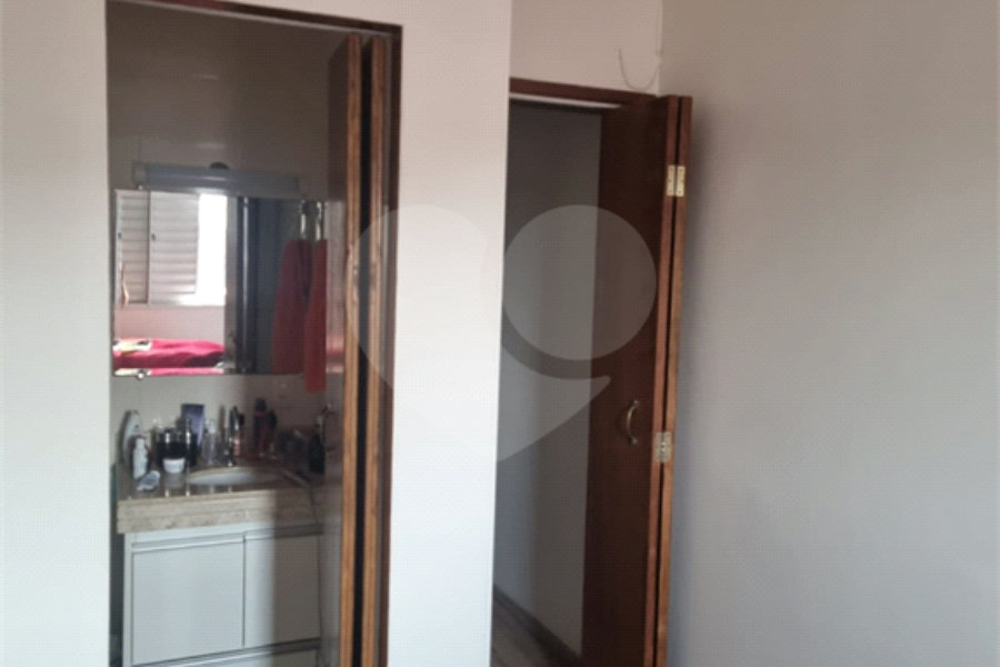 Casa à venda com 2 suítes no condomínio Residencial Maracujás, São Paulo - SP
