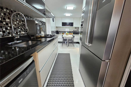 Apartamento à venda com 3 quartos, sendo 1 suíte, em Vila Regente Feijó, São Paulo, SP