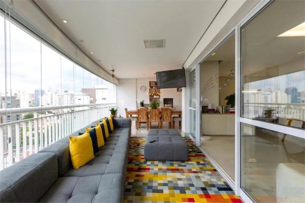 Apartamento à venda com 3 suítes em Vila Romana, São Paulo, SP