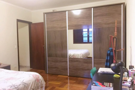 Sobrado à venda com 4 quartos, sendo 1 suíte,  em Jardim Sarah, São Paulo, SP