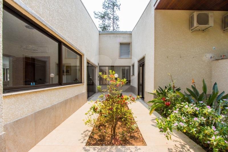 Casa Térrea à venda com 5 suítes em Jardim Marajoara, São Paulo, SP