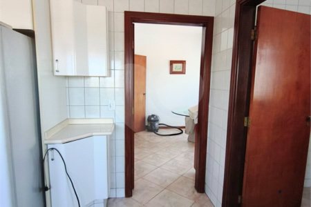 Casa à venda ou para alugar com 3 suítes no condomínio Estância Marambaia, Vinhedo - SP