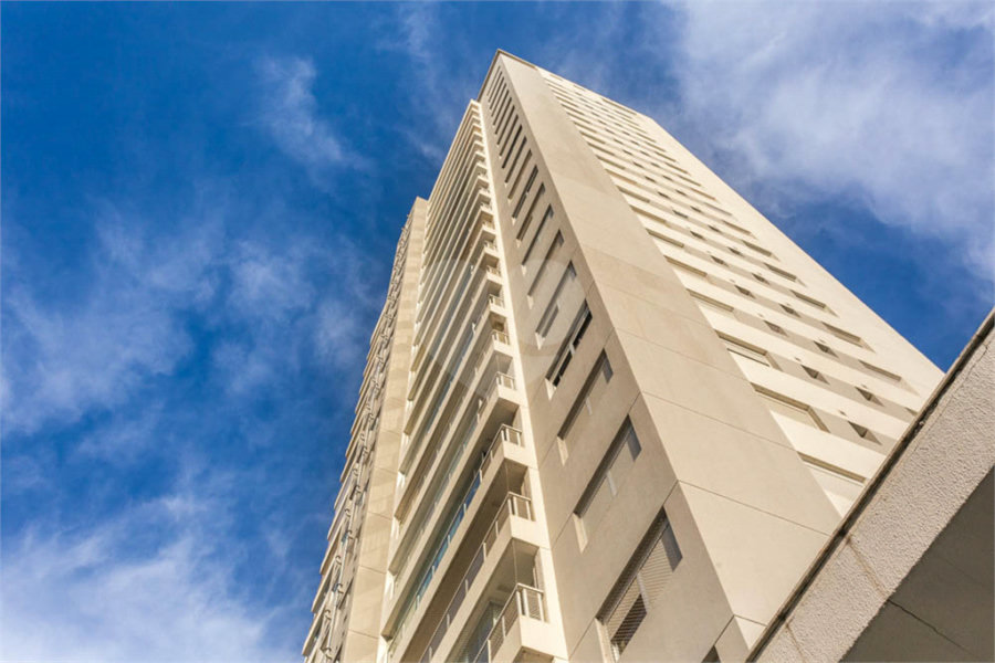 Apartamento à venda na Vila Mariana de 100m² com 3 dormitórios, 2 suítes, 2 vagas e lazer