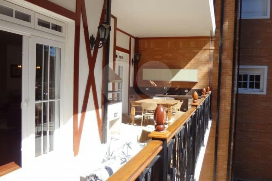 Duplex à venda com 6 suítes no Centro, Campos do Jordão, SP