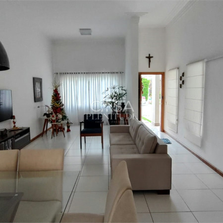 Casa em condomínio à venda com 3 quartos, sendo 1 suíte, em Iporanga, Sorocaba, SP