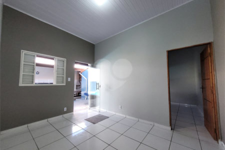 Casa à venda com 3 quartos, sendo 1 suíte, em Vila Vendramini, Itapetininga, SP