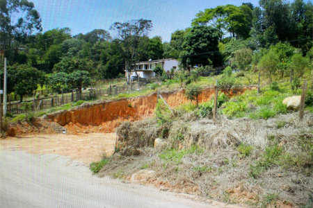 Terreno à venda em Pouso Alegre, Mairinque, SP
