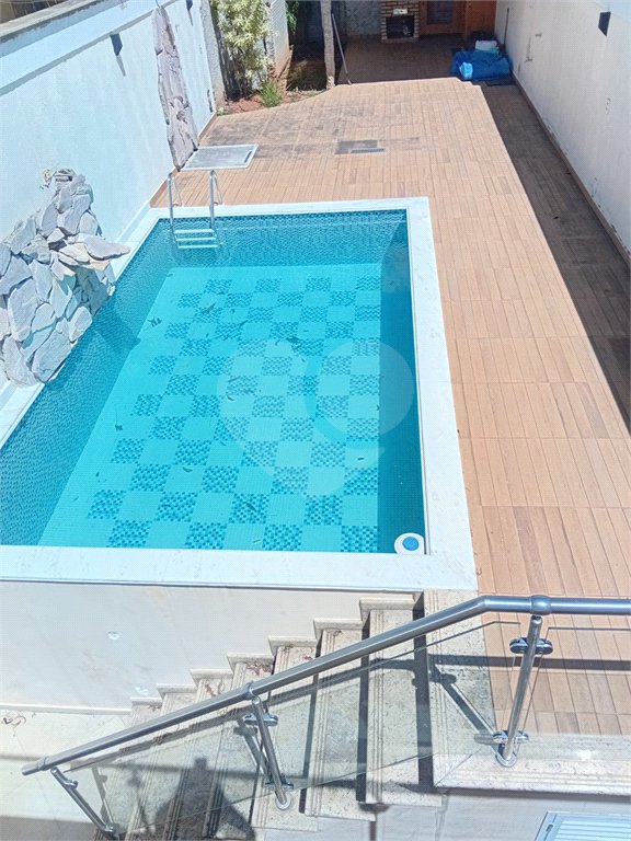 Casa à venda com 3 suítes no condomínio Residencial Jd. Floresta, São Paulo - SP
