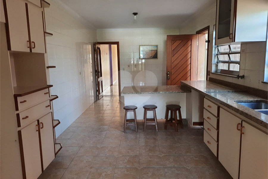 Sobrado à venda com 4 quartos, sendo 1 suíte, em Vila Pereira Barreto, São Paulo, SP