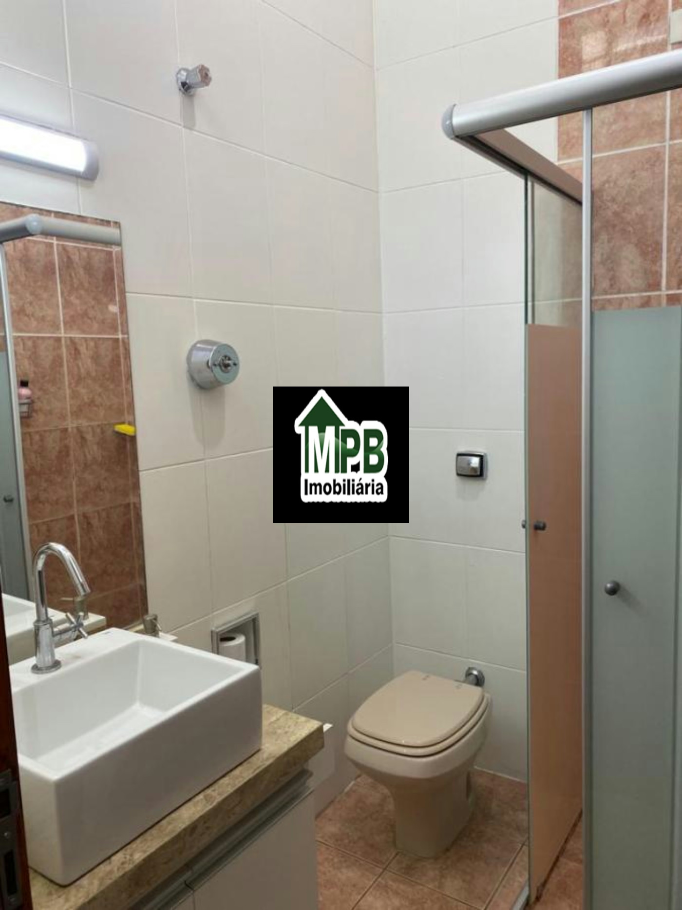 Sobrado à venda com 3 quartos, sendo 1 suíte, em Vila Carvalho, Sorocaba, SP