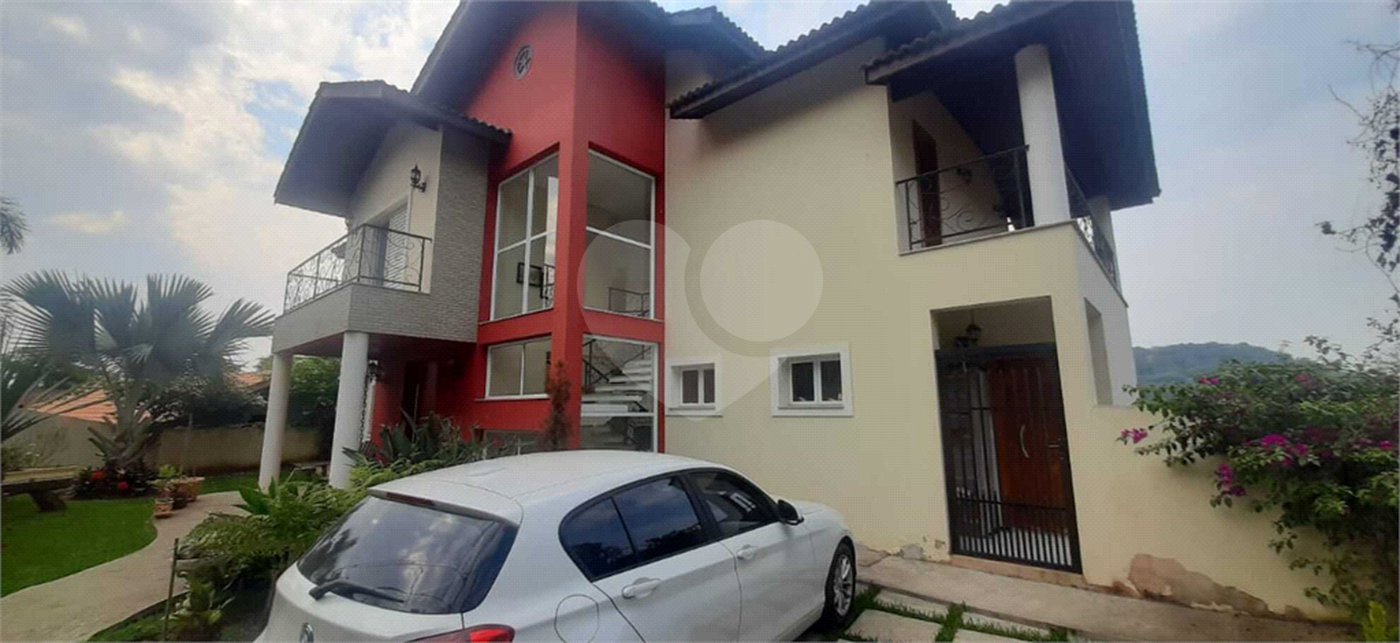 Condomínio à venda com 3 suítes em Caraguatá, Mairiporã, SP