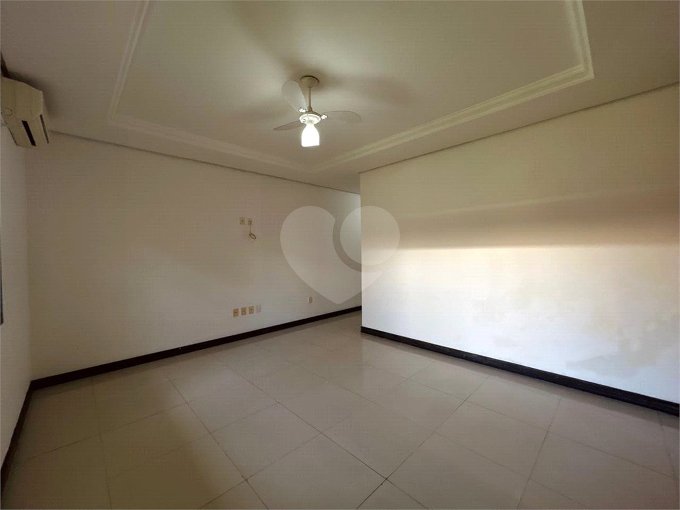 Casa à venda com 1 quarto, sendo 3 suítes,  em Outerio da Glória, Porto Seguro, BA