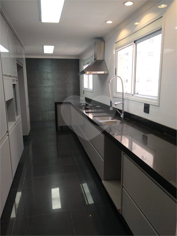 Apartamento 3 suítes, varanda gourmet, 3 vagas em Condomínio Clube na Mooca