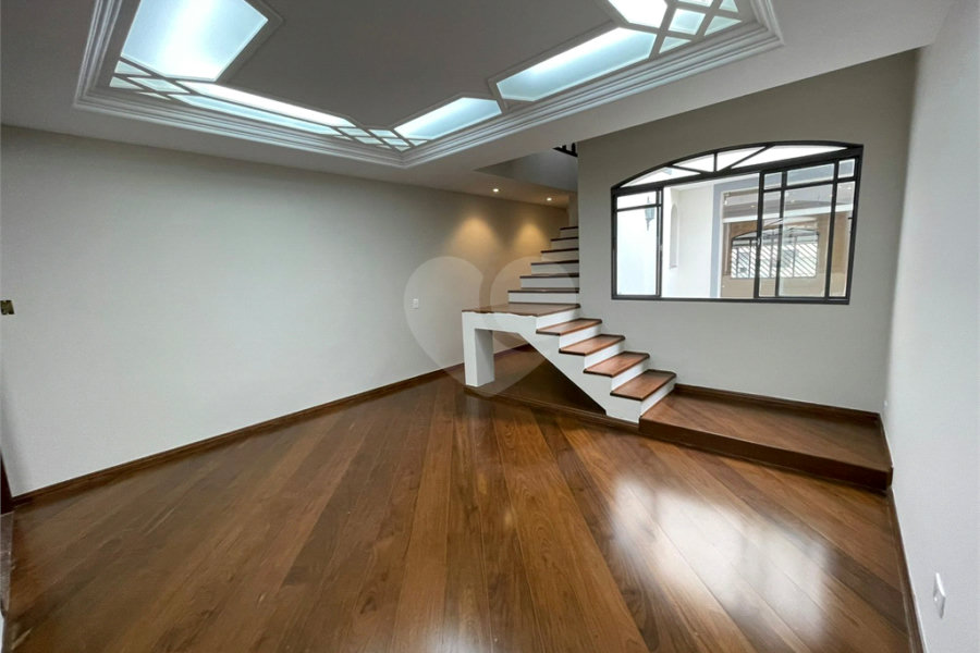 Sobrado à venda com 3 quartos, sendo 2 suítes, em Vila Palmeiras, São Paulo, SP