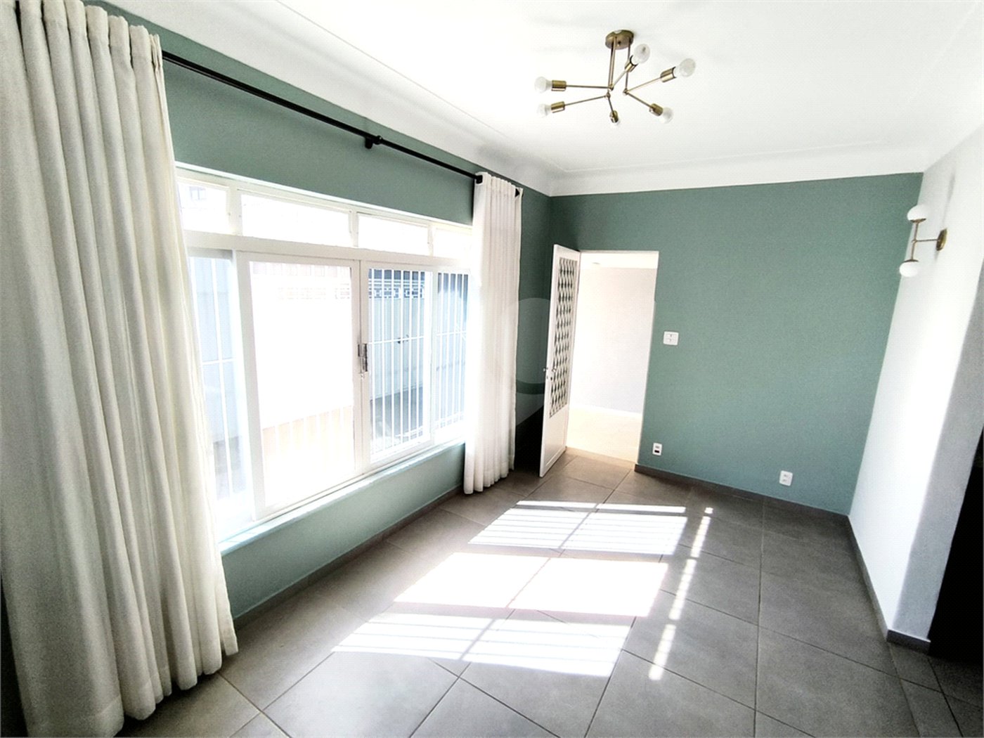 Casa à venda com 3 quartos, sendo 1 suíte, em Vila Arnaldo, São Carlos, SP