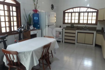 Sobrado à venda com 3 quartos, sendo 1 suíte, em Jardim Flórida, São Roque, SP