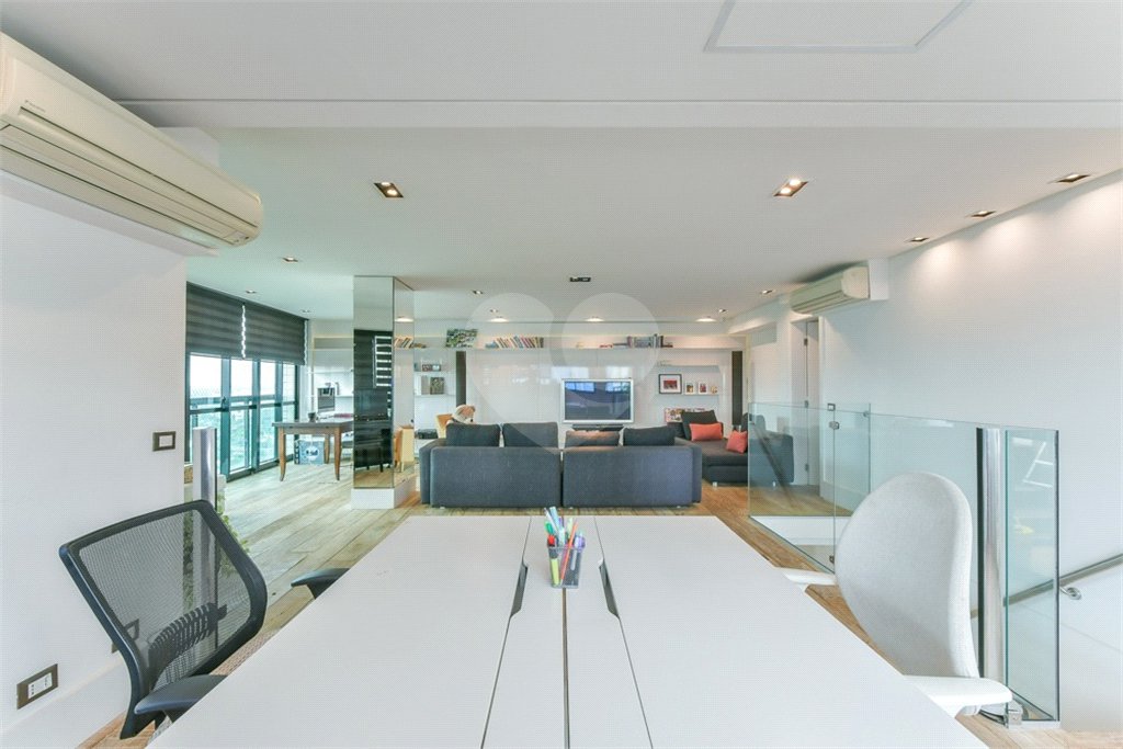 Apartamento à venda com 4 quartos, sendo 2 suítes, em Panamby, São Paulo, SP