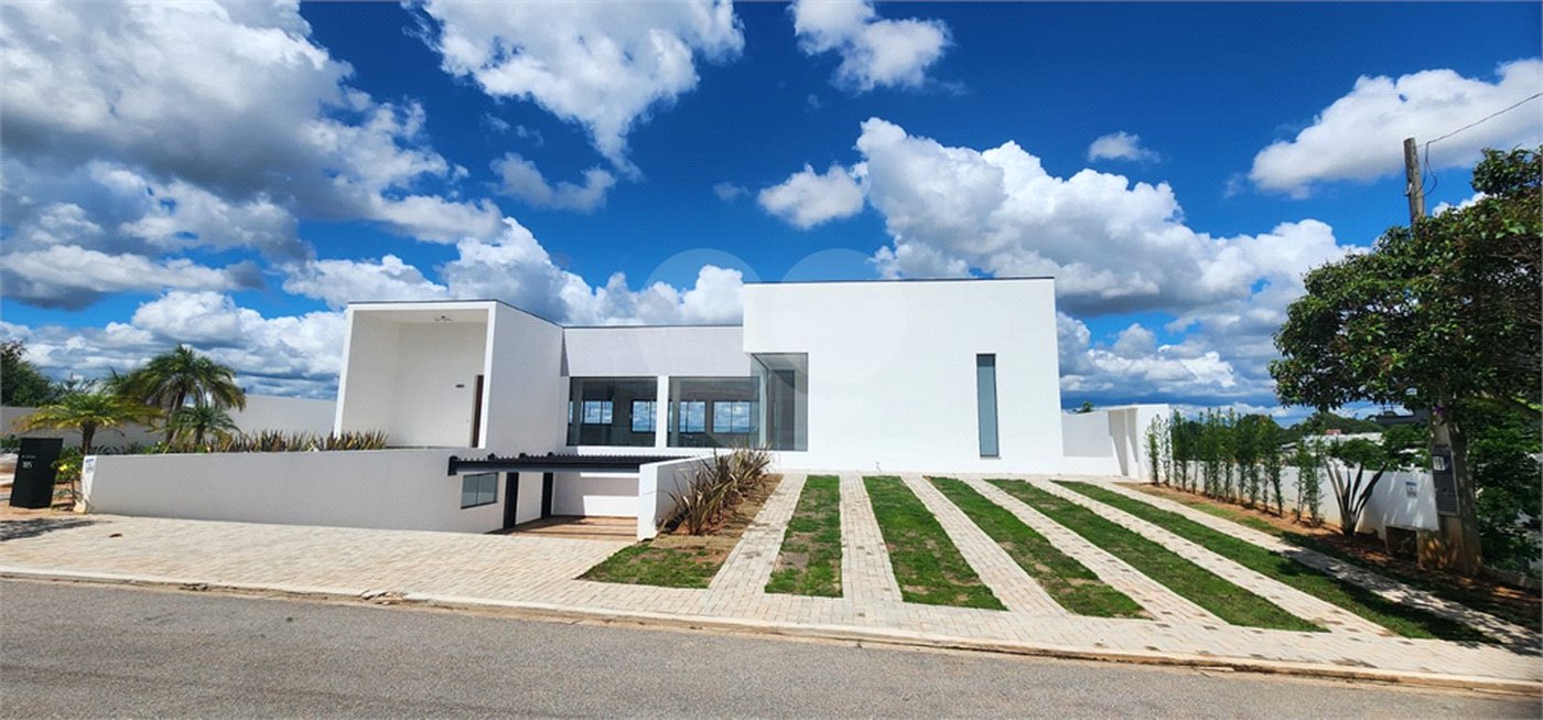 Casa à venda ou para alugar com 4 suítes no condomínio Residencial Delle Stelle, Louveira - SP
