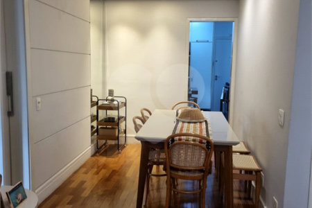 Apartamento à venda com 3 quartos, sendo 1 suíte, em Vila Olímpia, São Paulo, SP
