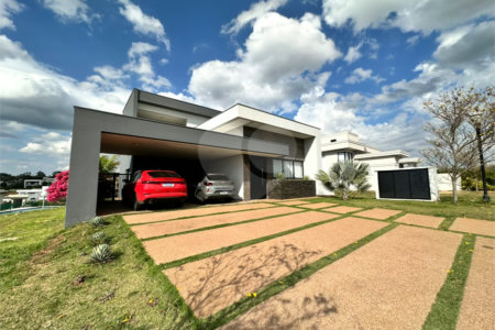 Casa à venda com 3 suítes no condomínio Villas do Golfe, Itu - SP