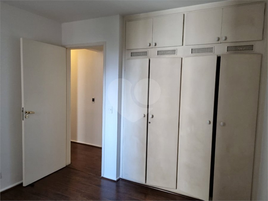 Apartamento à venda ou para alugar com 3 quartos, sendo 1 suíte, em Moema, São Paulo, SP