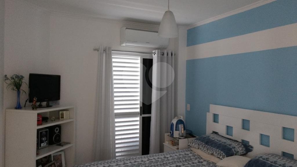 Casa à venda com 3 quartos, sendo 1 suíte, no condomínio Residencial Água Fria, São Paulo - SP