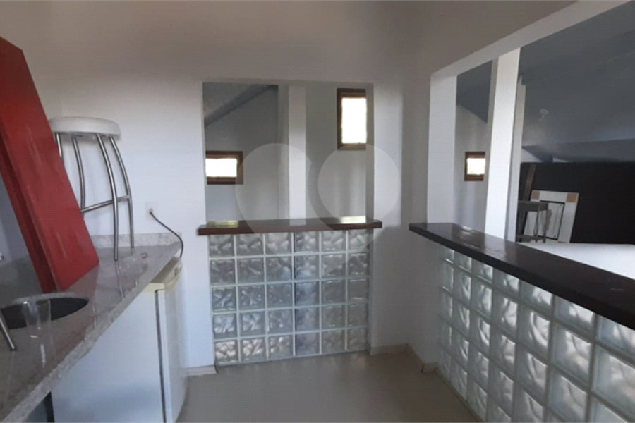 Sobrado à venda com 3 suítes em Serra da Cantareira, Mairiporã, SP