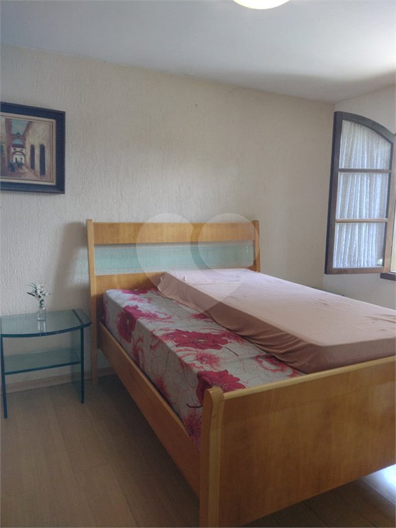 Casa à venda com 4 quartos, sendo 2 suítes,  no condomínio Cinco Lagos, Mairiporã - SP