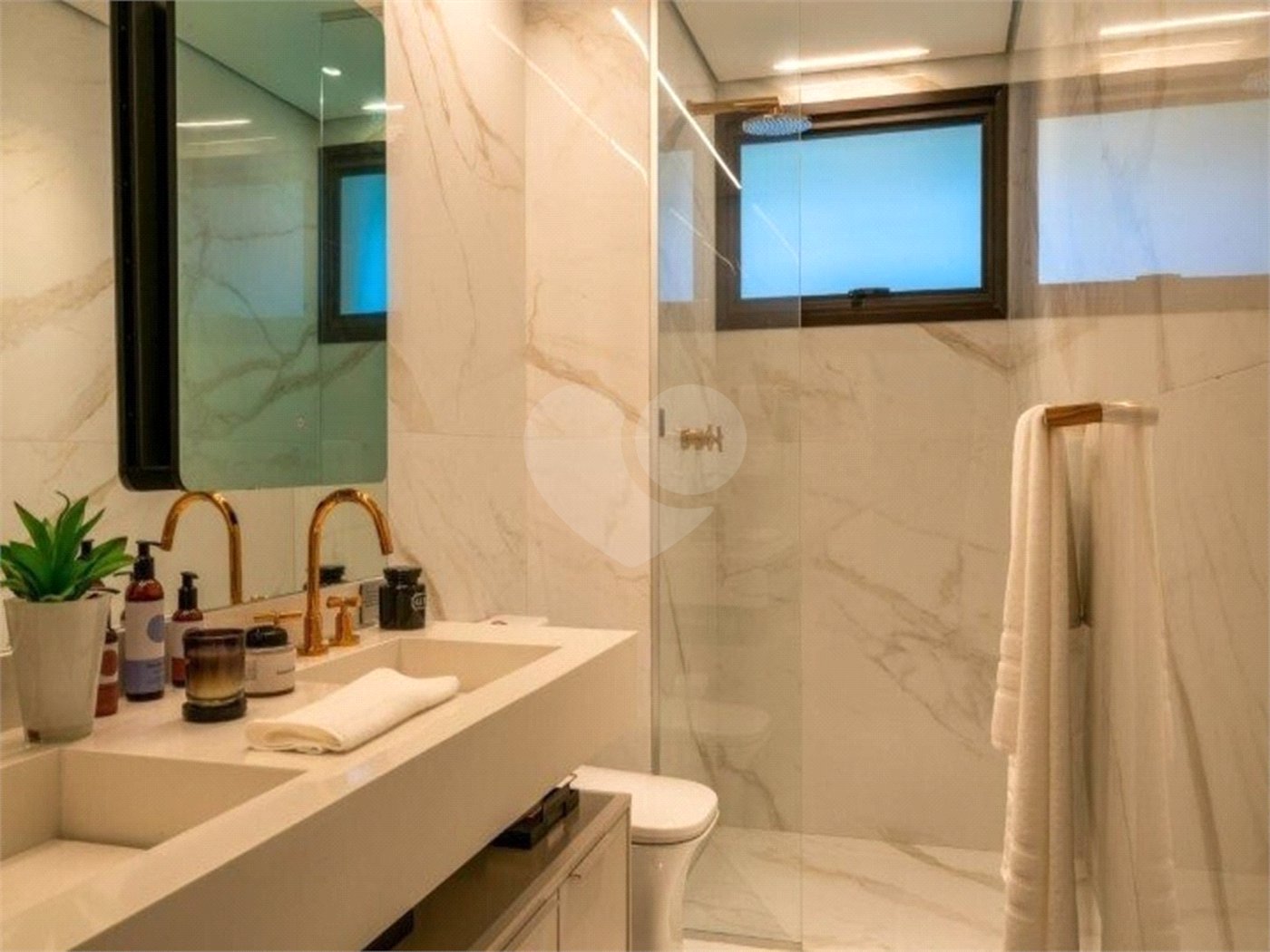 Apartamento à venda com 3 suítes em Moema, São Paulo, SP